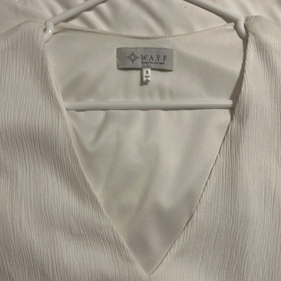 WAYF highwaist v-neck crinkle midi dress - Picture 2 of 5